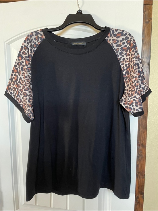 Tops - T-shirt